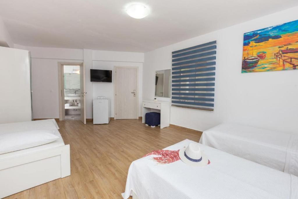 Angelina Hotel Ormos Panagias Bagian luar foto